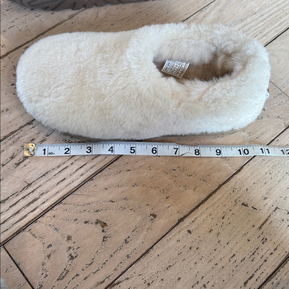 UGG CLASSIC COZY BOOTIE NATURAL SHEEPSKIN ANKLE SUGAR SOLE SLIPPER SIZE 7 WOMEN - Picture 10 of 13